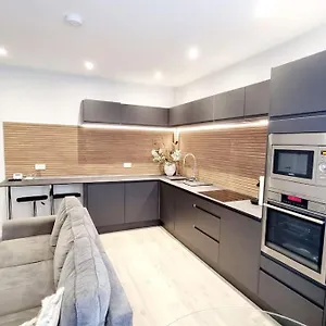  Apartment Stylish Flat In Town Centre